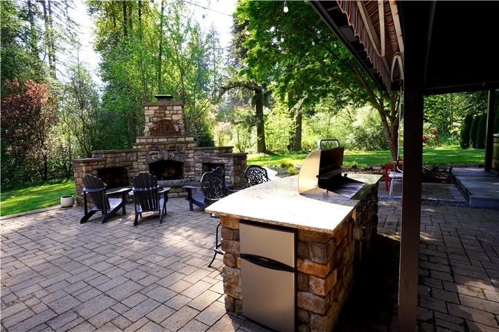 Outdoor kitchen and grill