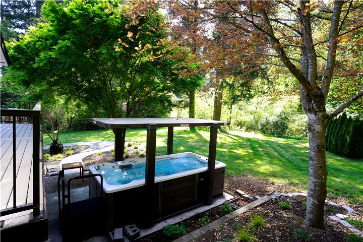 Swim spa pergola